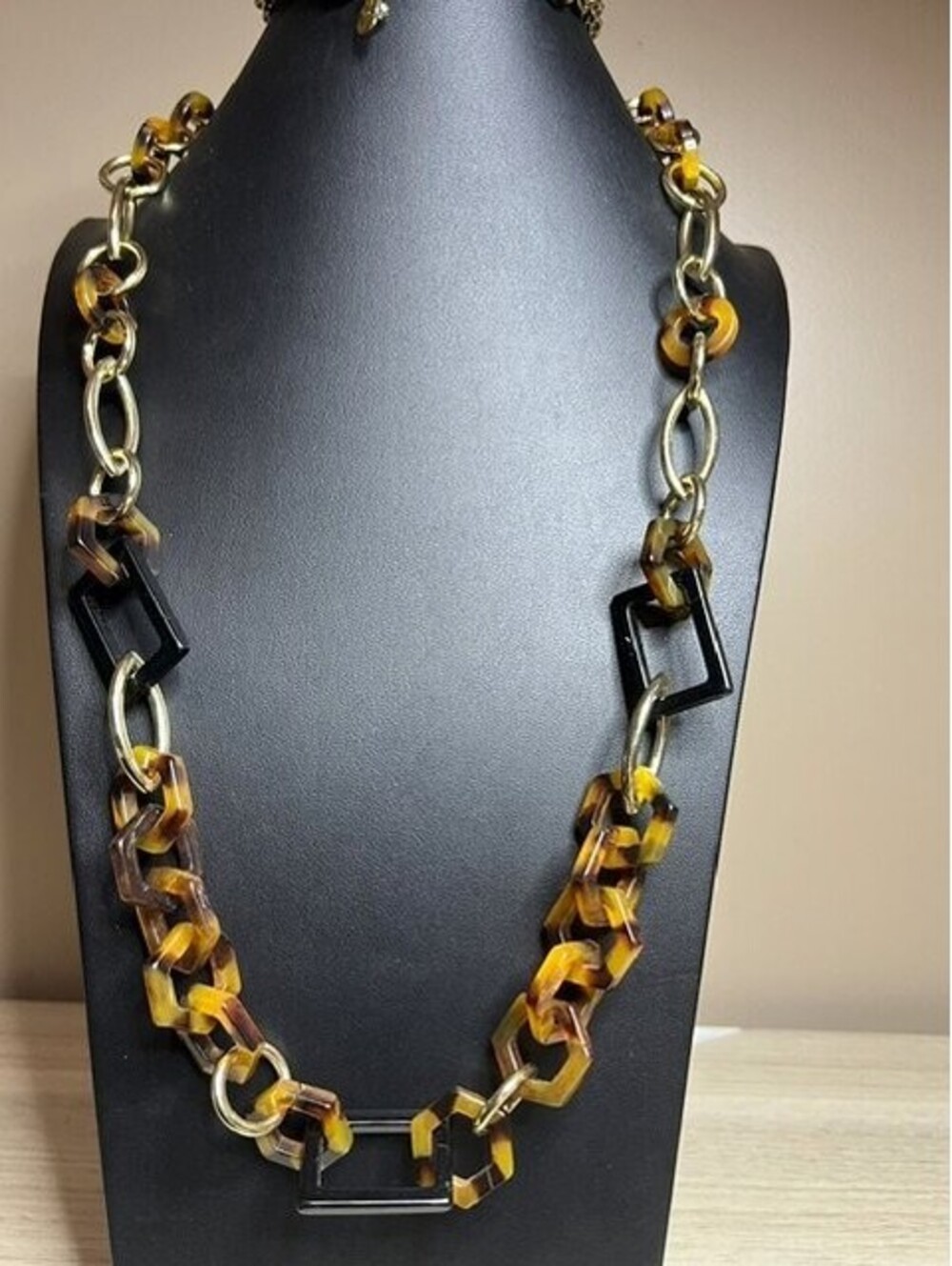 B7413 Talbots Long Statement Link Necklace Tortoise Shell Resin Gold Tone 38"
